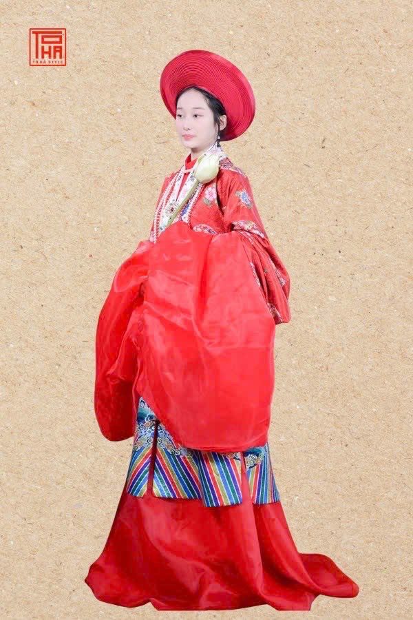 Đội ngũ thiết kế của Tô Hà Style sẽ tư vấn và may đo riêng theo dáng, chất liệu và kiểu dáng bạn mong muốn