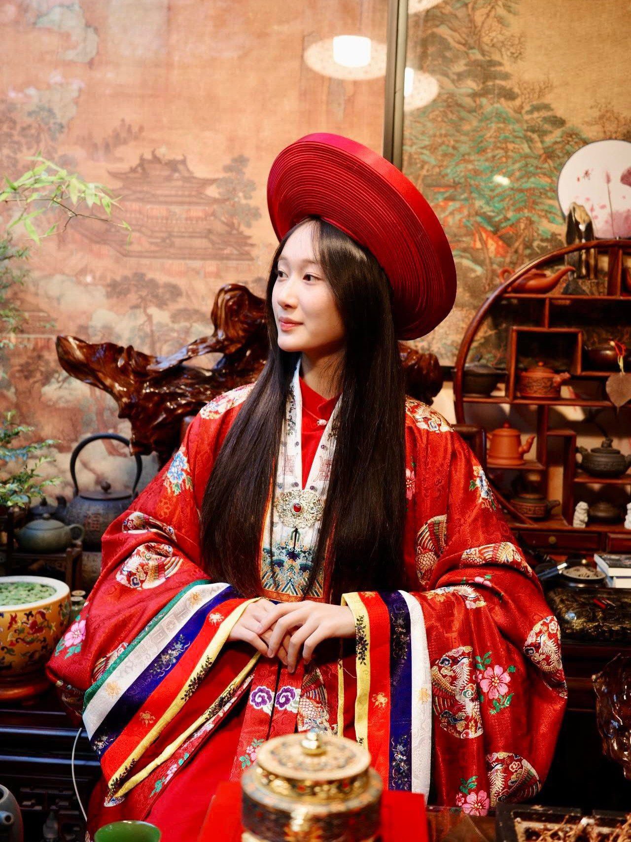 Không gian bên trong cửa hàng Tô Hà Style