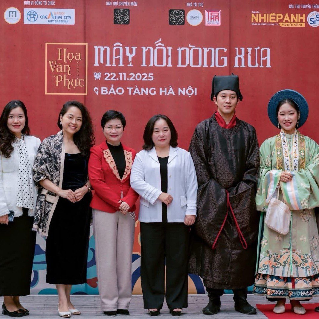 Tô Hà Style là nhà trợ trang phục cho chương trình Hoa Vạn Phục