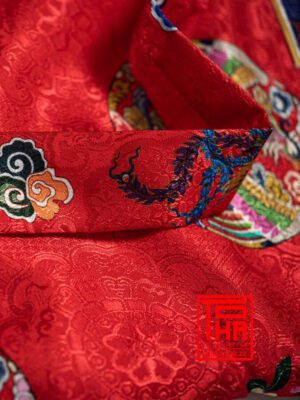 Bộ áo Nhật Bình nữ – đỏ đậm, chất liệu gấm thêu hoa văn phượng ổ