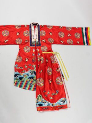 Bộ áo Nhật Bình nữ – đỏ đậm, chất liệu gấm thêu hoa văn phượng ổ