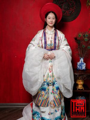 Cho thuê bộ áo Nhật Bình – trắng, chất liệu gấm thêu hoa văn phượng ổ