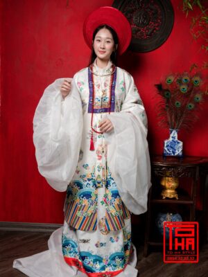 Cho thuê bộ áo Nhật Bình – trắng, chất liệu gấm thêu hoa văn phượng ổ