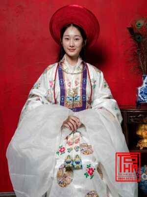 Cho thuê bộ áo Nhật Bình – trắng, chất liệu gấm thêu hoa văn phượng ổ