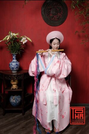 Cho thuê áo Nhật Bình – hồng, vải tafta điểm họa tiết hoa đào