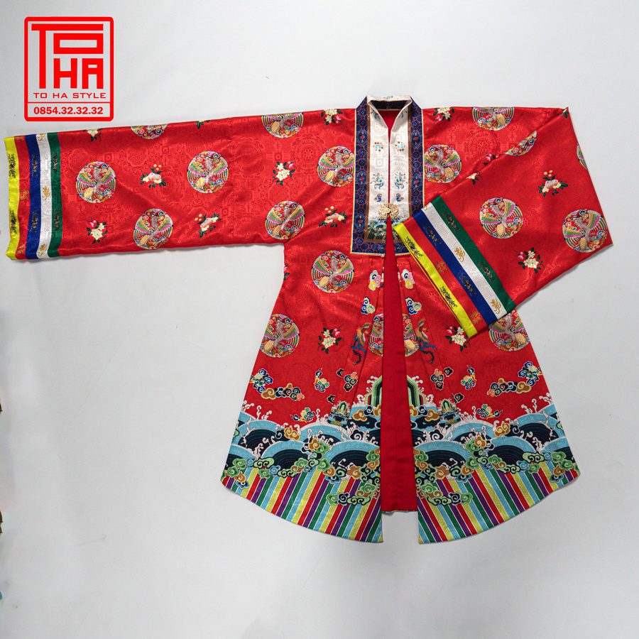 áo Nhật Bình nữ – đỏ đậm, chất liệu gấm thêu hoa văn phượng ổ (2) ao Nhat Binh nu – do dam chat lieu gam theu hoa van phuong o 2
