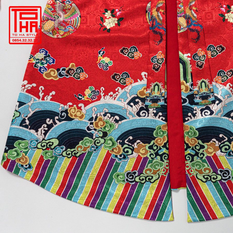 áo Nhật Bình nữ – đỏ đậm, chất liệu gấm thêu hoa văn phượng ổ (5) ao Nhat Binh nu – do dam chat lieu gam theu hoa van phuong o 5