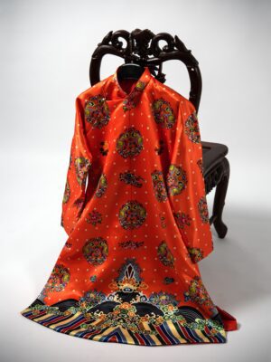 Bo ao Ngu Than Cam chat lieu vai tafta in hoa tiet o phuong cung dinh 2