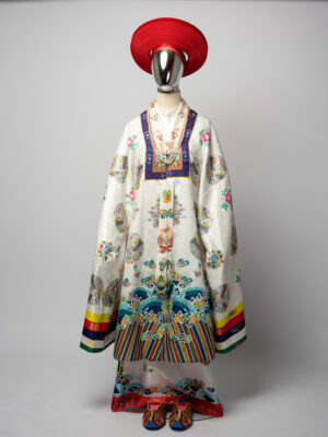 Bộ áo Nhật Bình nữ - trắng, chất liệu gấm truyền thống thêu phượng ổ