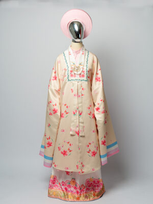 Bo ao Nhat Binh nu vang kem vai tafta in hoa tiet hoa dao va buom xuan 3 Copy