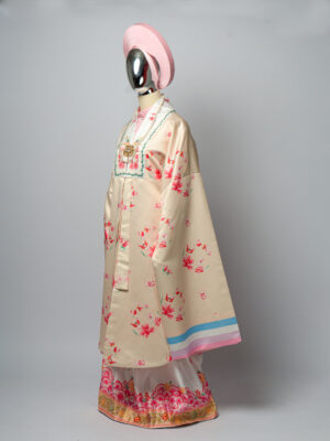 Bo ao Nhat Binh nu vang kem vai tafta in hoa tiet hoa dao va buom xuan 5