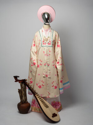 Bộ áo Nhật Bình nữ - vàng kem, vải tafta in họa tiết hoa đào và bướm xuân