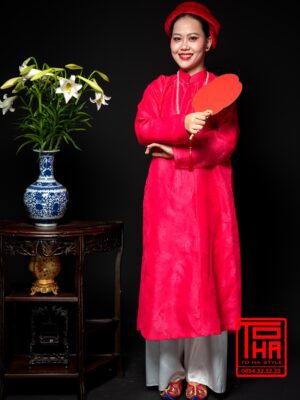 Cho thue ao Ngu Than hong canh sen chat lieu gam hoa tiet hoa mau don det chim 2