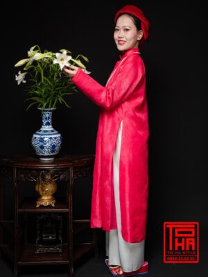 Cho thue ao Ngu Than hong canh sen chat lieu gam hoa tiet hoa mau don det chim 8
