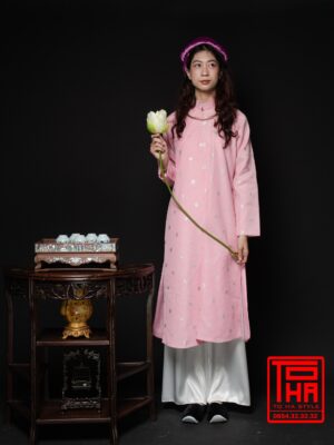 Cho thue ao Ngu Than nu hong phan chat lieu gam hoa tiet hoa van cat tuong 3