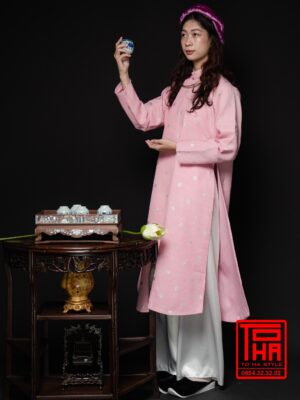 Cho thue ao Ngu Than nu hong phan chat lieu gam hoa tiet hoa van cat tuong 4