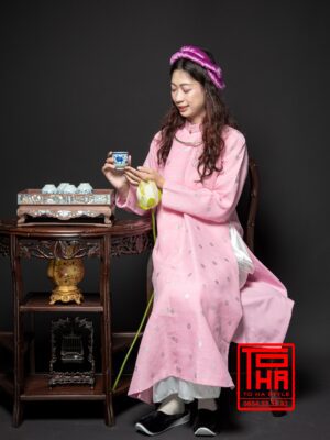 Cho thue ao Ngu Than nu hong phan chat lieu gam hoa tiet hoa van cat tuong 7