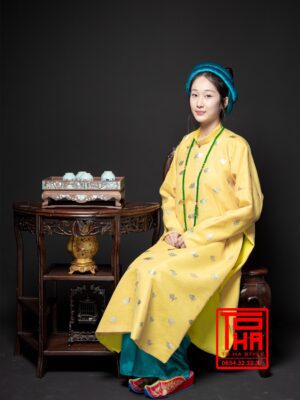 Cho thuê áo Ngũ Thân nữ - vàng kem, chất liệu vải tafta in họa tiết hoa kim tuyến