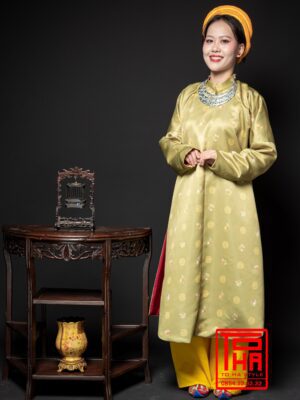 Cho thue ao Ngu Than nu vang nhat chat lieu gam theu hoa van cat tuong 2