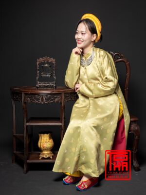 Cho thue ao Ngu Than nu vang nhat chat lieu gam theu hoa van cat tuong 6