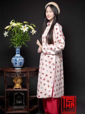 Cho thuê áo Ngũ Thân - trắng kem, chất liệu vải tafta in họa tiết linh vân và triện đỏ