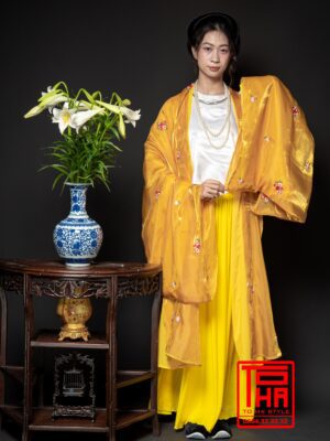 Cho thue bo ao Giao Linh vang – yem dup trang chat lieu gam theu hoa 2
