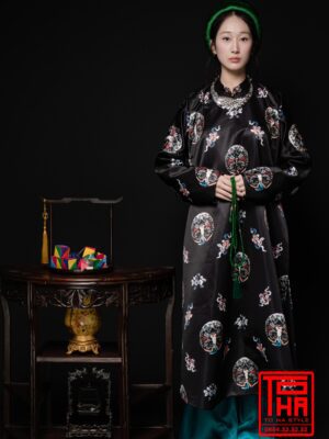 Cho thuê bộ áo Ngũ Thân - Đen, chất vải tafta in họa tiết ổ én