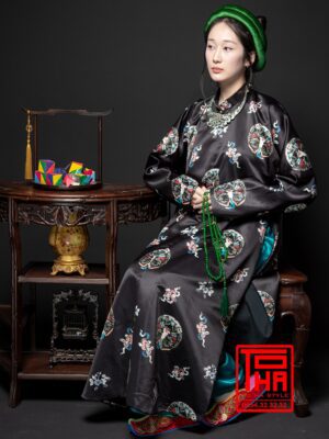 Cho thuê bộ áo Ngũ Thân - Đen, chất vải tafta in họa tiết ổ én