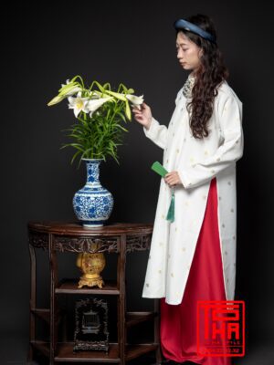 Cho thue bo ao Ngu Than Trang chat lieu gam det hoa tiet hoa hong cach dieu 5