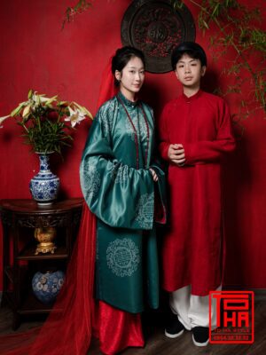 Cho thuê bộ áo Ngũ Thân nam - đỏ đậm, chất liệu gấm truyền thống