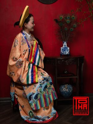 Cho thuê bộ áo Nhật Bình - cam đào, chất liệu gấm thêu họa tiết ổ phượng