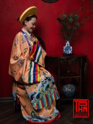 Cho thuê bộ áo Nhật Bình - cam đào, chất liệu gấm thêu họa tiết ổ phượng