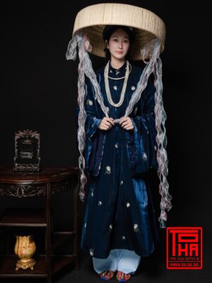 Cho thue bo ao Tac Nu Xanh Dam chat lieu gam theu hoa tiet hoa cuc trang 2