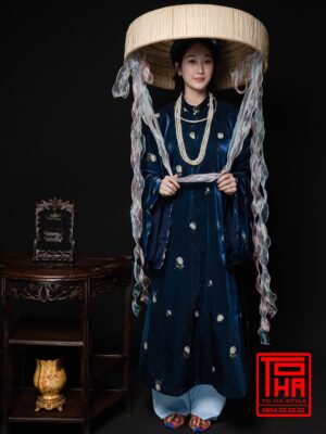 Cho thue bo ao Tac Nu Xanh Dam chat lieu gam theu hoa tiet hoa cuc trang 4